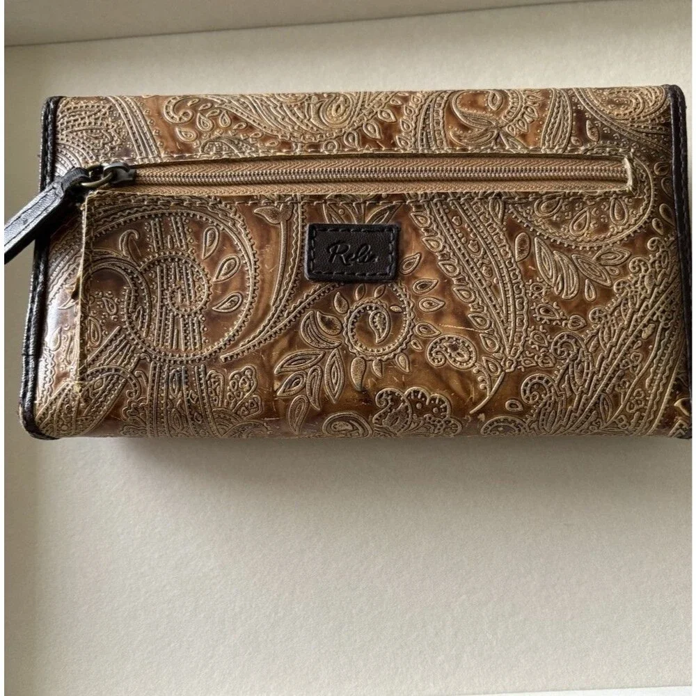 Relic Brown Tooled Gold Embossed Paisley Clutch Wallet Credit Card